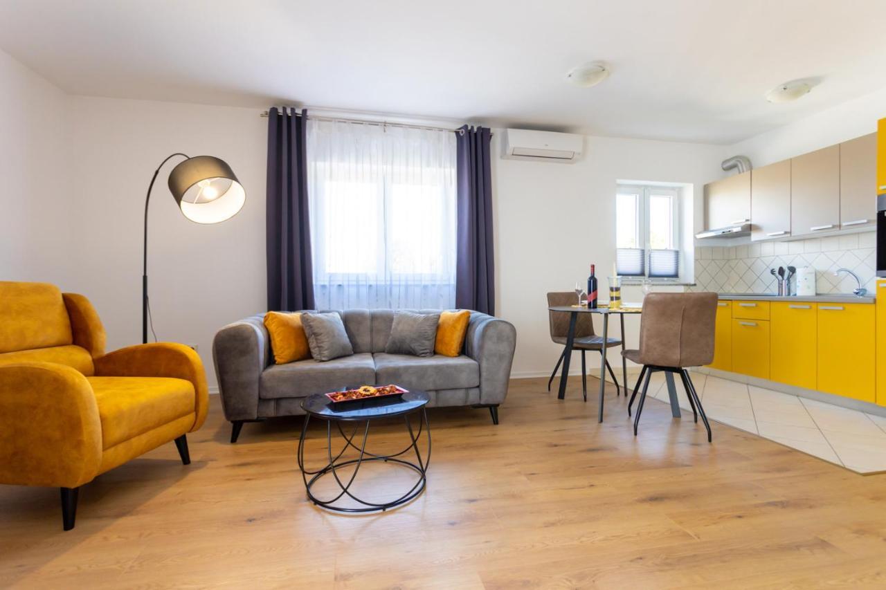 Apartment Demo มาลินสกา ภายนอก รูปภาพ