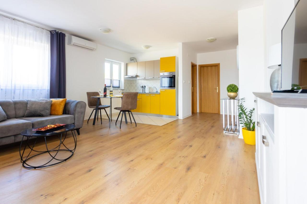 Apartment Demo มาลินสกา ภายนอก รูปภาพ